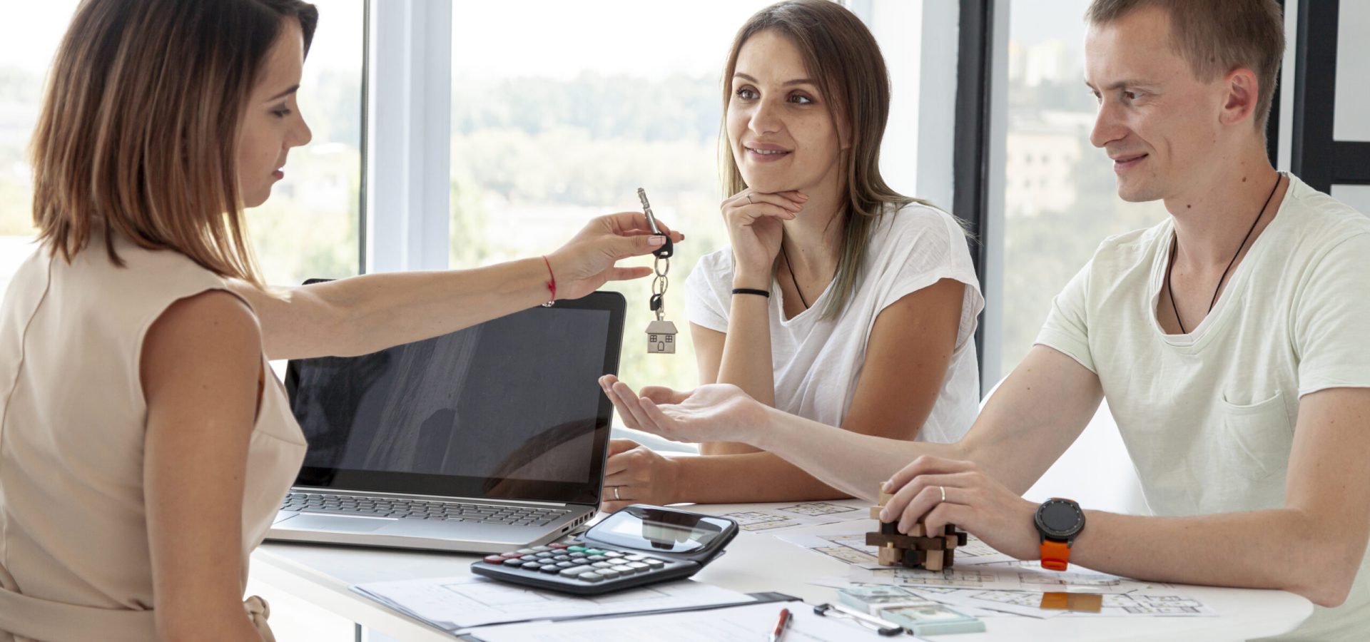 couple-accepting-keys-their-new-house